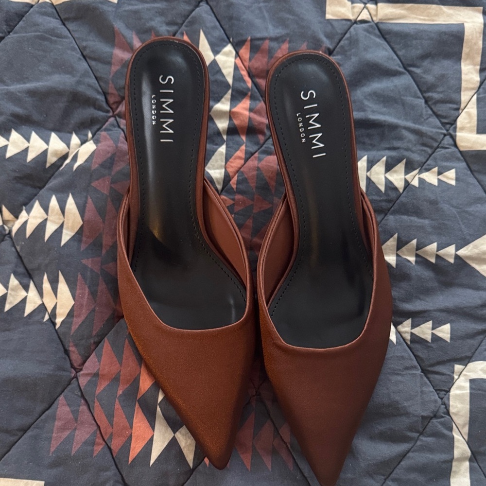 Women's Brown Pointed-Toe Mules